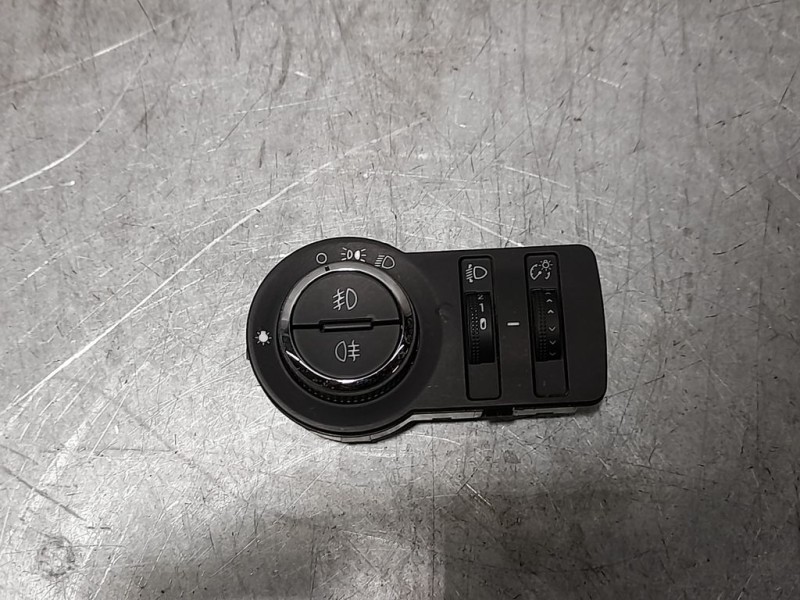 Recambio de mando luces para opel astra j lim. expression referencia OEM IAM 13268703  