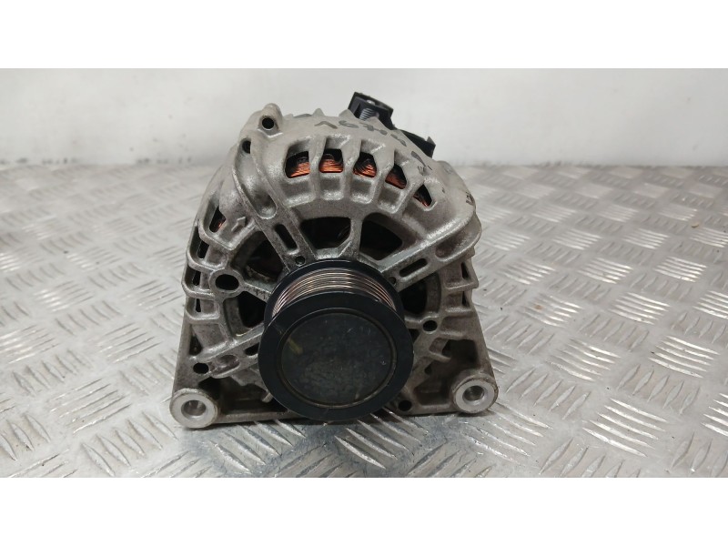 Recambio de alternador para ford focus iii 1.6 tdci referencia OEM IAM AV6N10300DC VALEO 2612672B