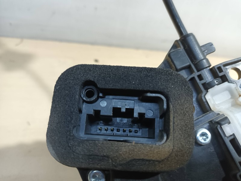 Recambio de cerradura puerta trasera izquierda para seat arona xcellence go referencia OEM IAM 10A839015B  BROSE