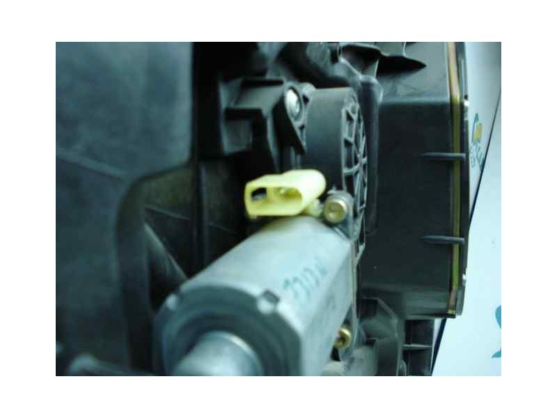 Recambio de elevalunas delantero izquierdo para ford fiesta (cbk) ambiente referencia OEM IAM 1567723  