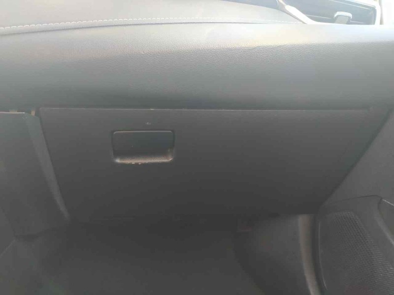 Recambio de guantera para toyota corolla (e21) hybrid stile referencia OEM IAM 5555002520C0  