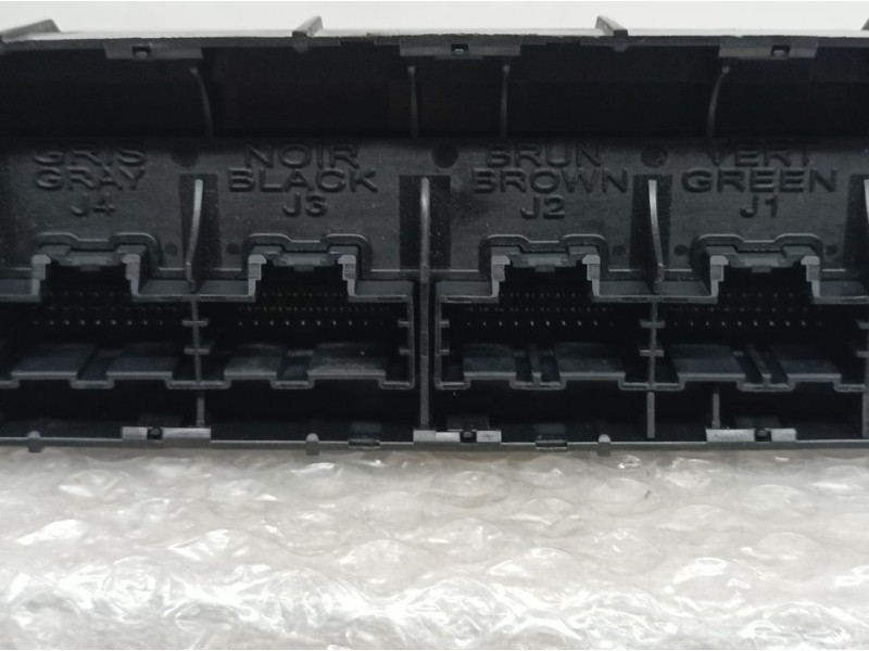 Recambio de modulo electronico para opel insignia berlina selective referencia OEM IAM 13585639  