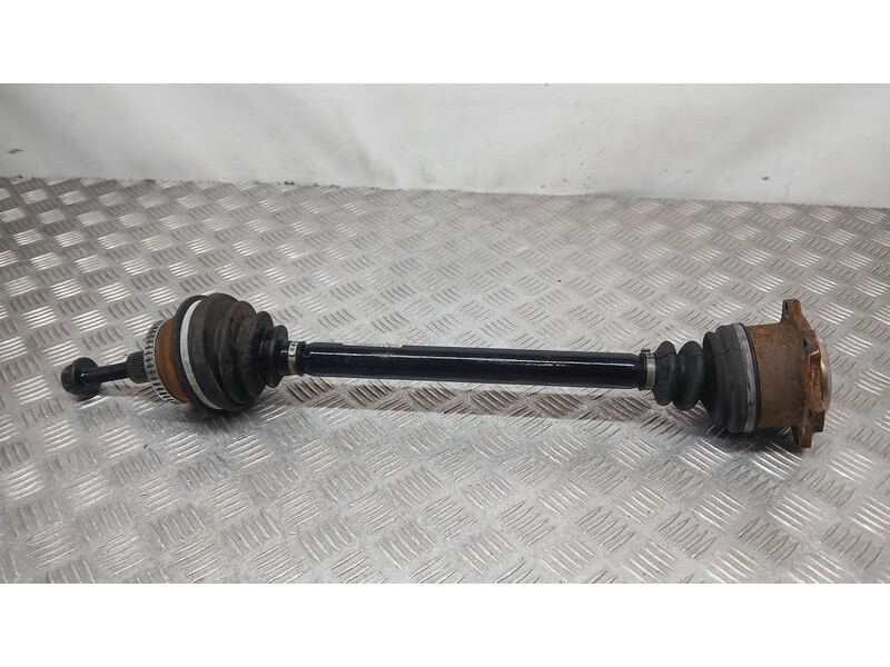 Recambio de transmision delantera izquierda para skoda superb (3u4) classic referencia OEM IAM 8D0407271BB  