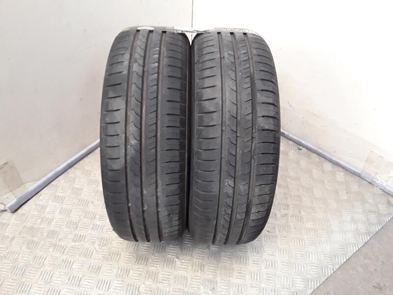 Recambio de neumatico pareja para neumaticos reutilizados - referencia OEM IAM 185601588H NORAUTO 185/60/15/88H