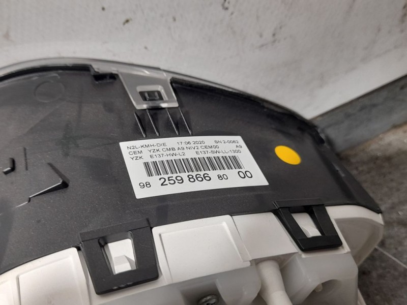 Recambio de cuadro instrumentos para peugeot 208 active referencia OEM IAM 9825986680  