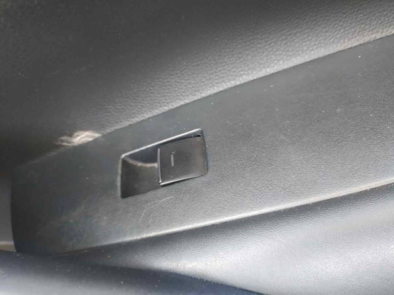 Recambio de mando elevalunas delantero derecho para toyota corolla (e21) hybrid stile referencia OEM IAM 8481002240  