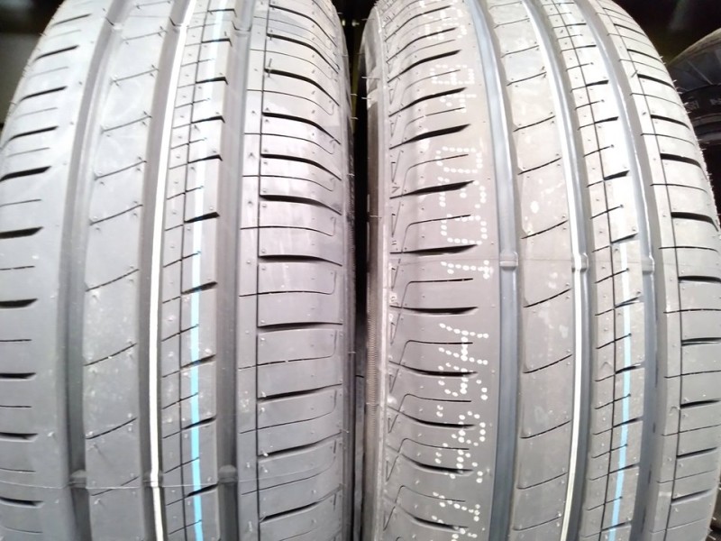 Recambio de neumatico pareja para neumaticos nuevos - referencia OEM IAM 145801375T 145/80/13/75T LANVIGATOR