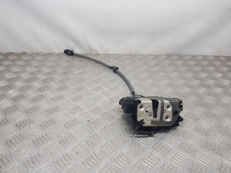 Recambio de cerradura puerta delantera derecha para ford focus iii 1.6 tdci referencia OEM IAM BM5AA21812BF  