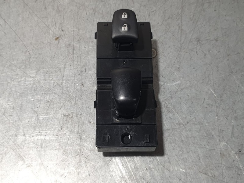 Recambio de mando elevalunas delantero derecho para nissan pulsar (c13) acenta referencia OEM IAM SIN REF  