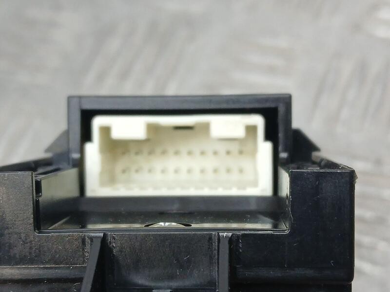 Recambio de mando elevalunas delantero izquierdo para toyota corolla (e21) hybrid stile referencia OEM IAM 8404002160  1142Y11