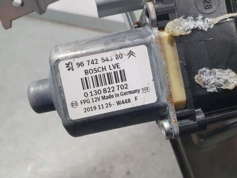 Recambio de elevalunas delantero derecho para peugeot 208 active referencia OEM IAM 9674254380 0130822702 BOSCH ELECTRICO