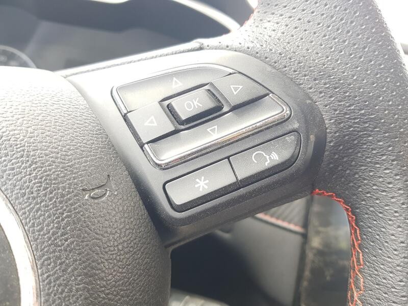 Recambio de volante para mg zs suv (azs1) 1.5 vti referencia OEM IAM 11237276  