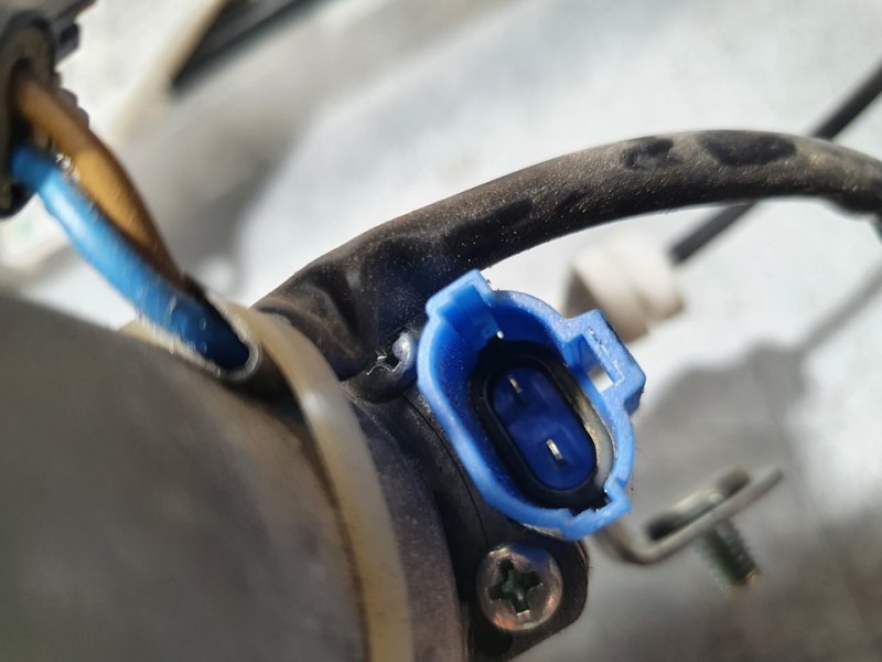 Recambio de elevalunas trasero derecho para chevrolet captiva 2.0 vcdi lt referencia OEM IAM SIN REF  ELECTRICO 2 PINES