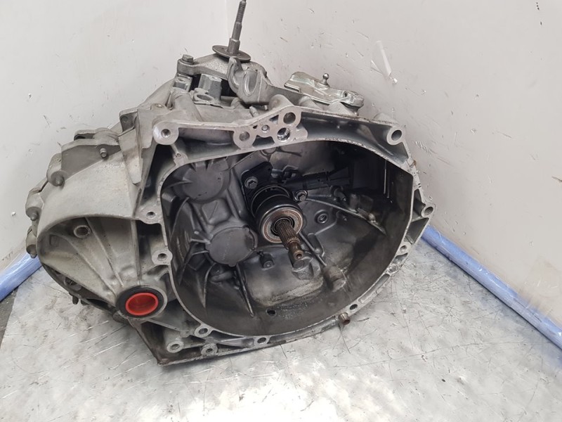 Recambio de caja cambios para peugeot 3008 style referencia OEM IAM 20EA07 18960 6VELOCIDADES