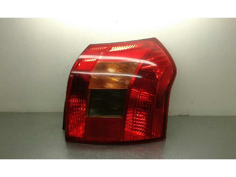 Recambio de piloto trasero derecho para toyota corolla (e12) 2.0 d-4d linea luna berlina referencia OEM IAM   