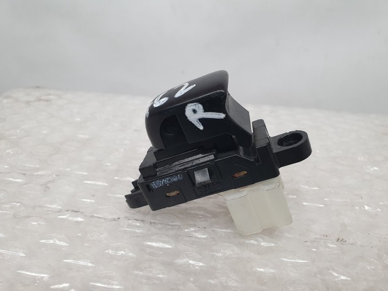 Recambio de mando elevalunas trasero derecho para nissan pulsar (c13) acenta referencia OEM IAM SIN REF  