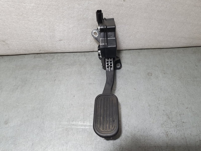 Recambio de potenciometro pedal para toyota land cruiser (j15) vx referencia OEM IAM 7811060180 1988001630 DENSO