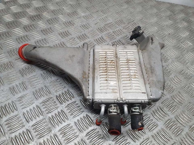 Recambio de intercooler para toyota auris active referencia OEM IAM 1270001262 DENSO 