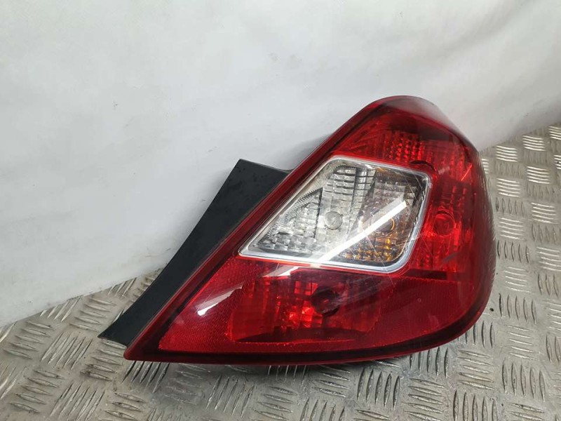 Recambio de piloto trasero derecho para opel corsa d cmon referencia OEM IAM 13269051 89318821 VALEO RAYADO