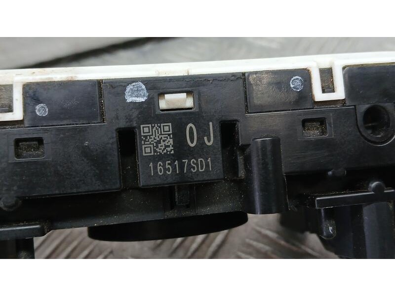Recambio de mando luces y limpia para nissan pulsar (c13) acenta referencia OEM IAM 16517SD1  