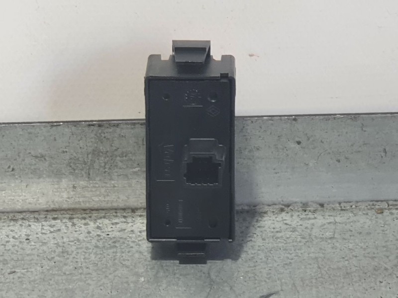 Recambio de warning para renault kangoo profesional referencia OEM IAM 252105246R  