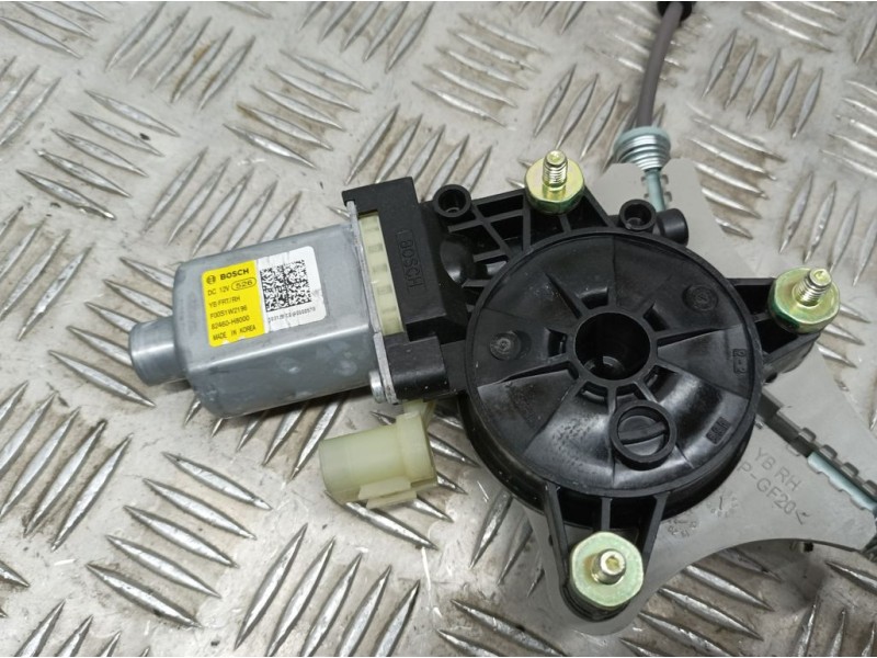 Recambio de elevalunas delantero derecho para kia stonic (ybcuv) black edition referencia OEM IAM 82460H8000 F00S1W2196 BOSCH EL