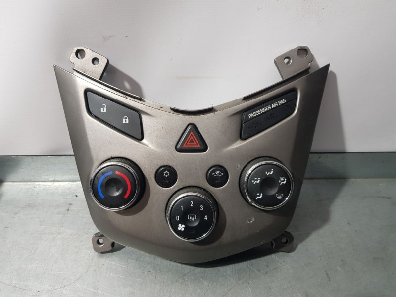 Recambio de mando calefaccion / aire acondicionado para chevrolet aveo berlina hatchback ls referencia OEM IAM 95104385 20T38438