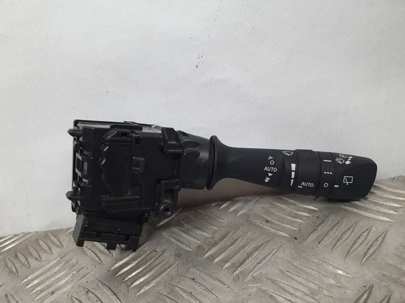Recambio de mando limpia para toyota auris active referencia OEM IAM 0267017F858  