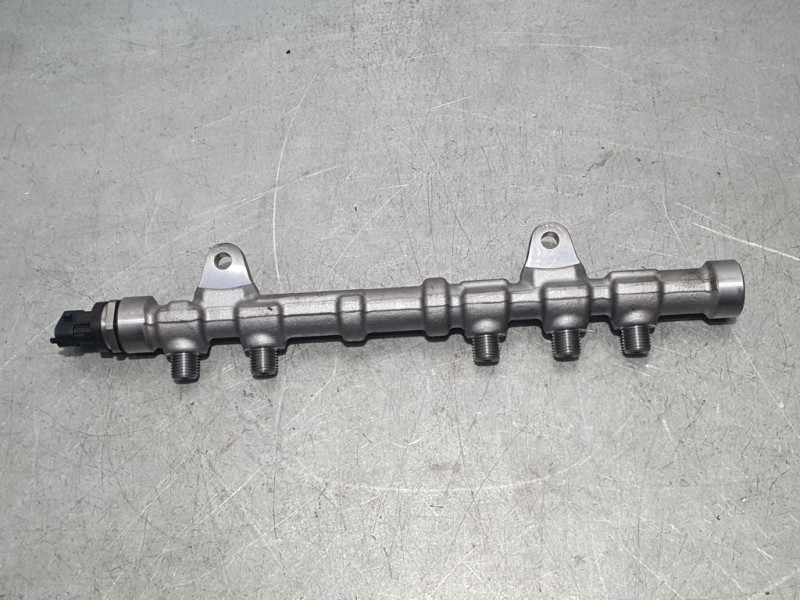 Recambio de rampa inyectora para fiat doblo ii cargo (263) 1.3 16v m-jet cat referencia OEM IAM 55272136 0445214364 BOSCH