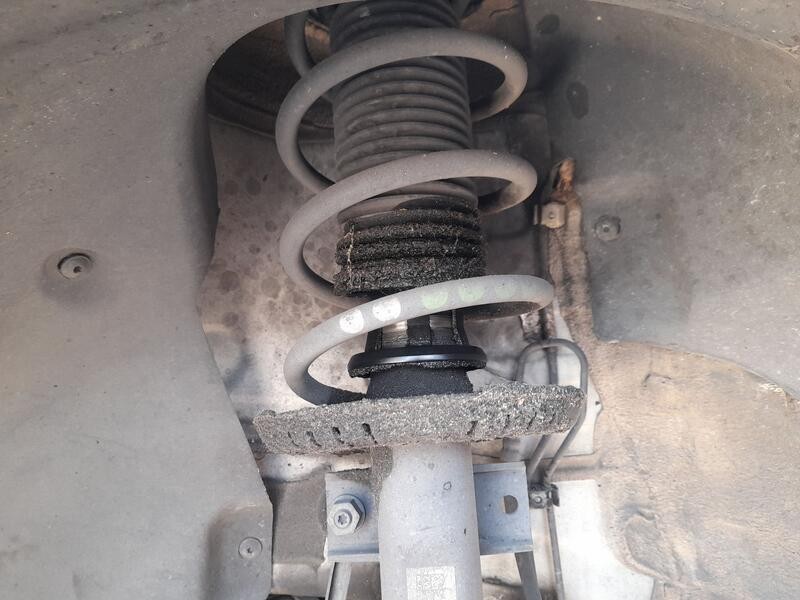 Recambio de amortiguador delantero izquierdo para volkswagen polo v (6r1, 6c1) 1.2 tdi referencia OEM IAM 6R0413031AJ  