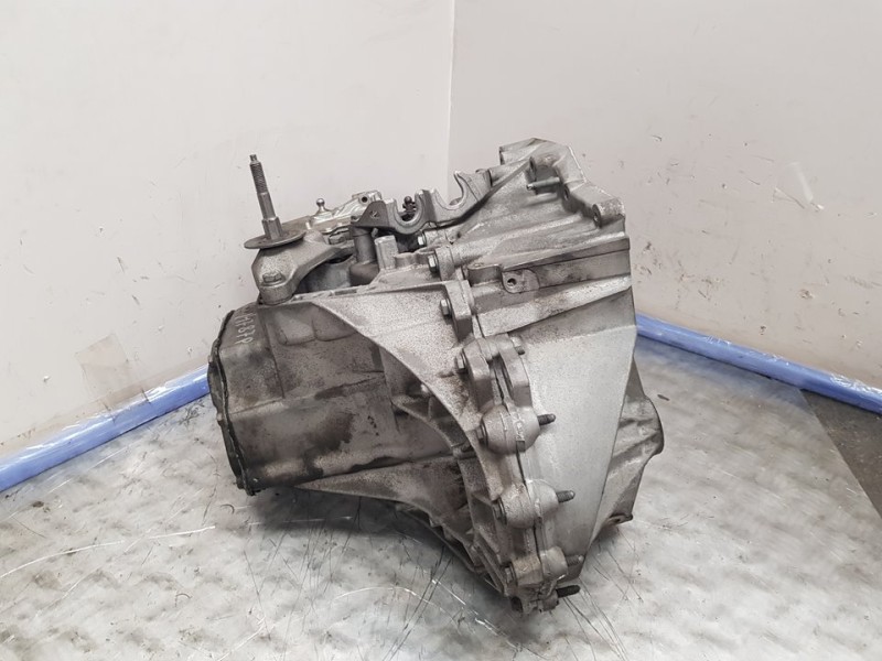 Recambio de caja cambios para peugeot 3008 style referencia OEM IAM 20EA07 18960 6VELOCIDADES