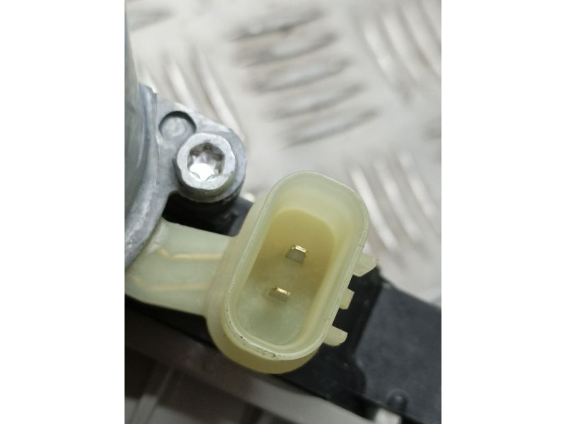 Recambio de elevalunas delantero derecho para kia stonic (ybcuv) black edition referencia OEM IAM 82460H8000 F00S1W2196 BOSCH EL