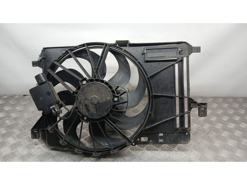 Recambio de electroventilador para ford focus iii 1.6 tdci referencia OEM IAM 8V618C607EO  