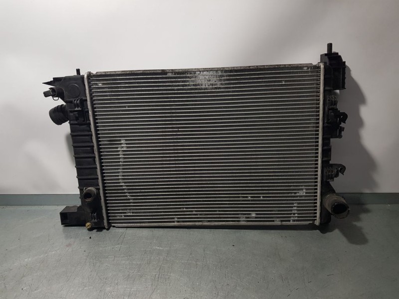 Recambio de radiador agua para chevrolet aveo berlina hatchback ls referencia OEM IAM 94516938  PATAS ROTAS