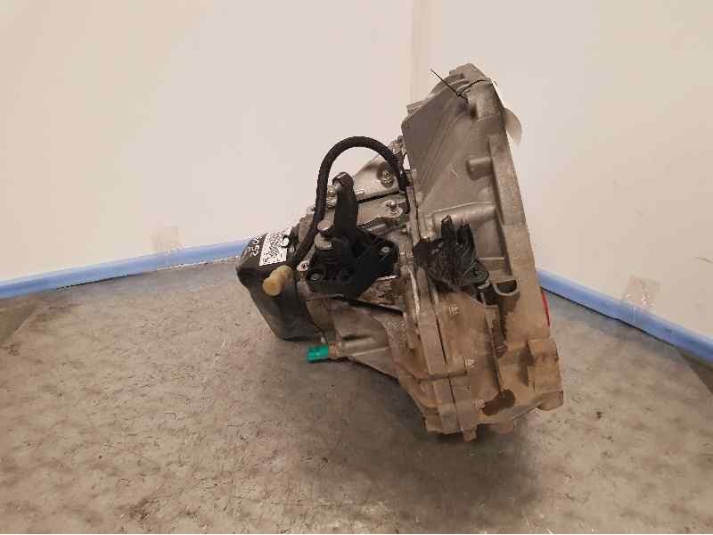 Recambio de caja cambios para dacia dokker abiance referencia OEM IAM JR5050 A042849 5VELOCIDADES