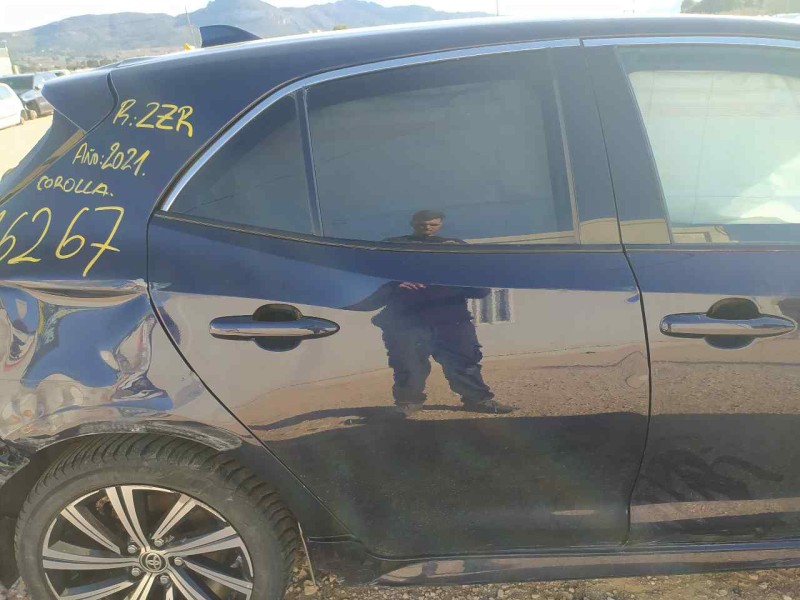 Recambio de puerta trasera derecha para toyota corolla (e21) hybrid stile referencia OEM IAM 6700302540  TOCADA