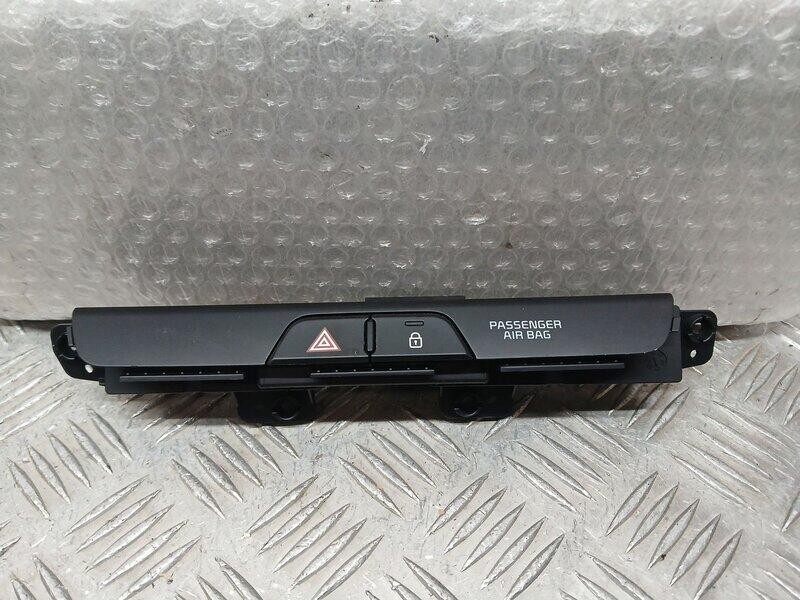 Recambio de warning para kia stonic (ybcuv) concept referencia OEM IAM 93790H8011WK  4D63611000