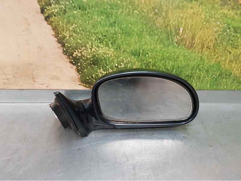 Recambio de retrovisor derecho para hyundai lantra berlina (rd) 2.0 gls referencia OEM IAM  3 PINS ELECTRICO