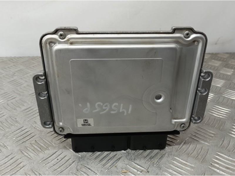 Recambio de centralita motor uce para mg zs 1.0 t-gdi referencia OEM IAM AN11034116 F01R00DL1U BOSCH