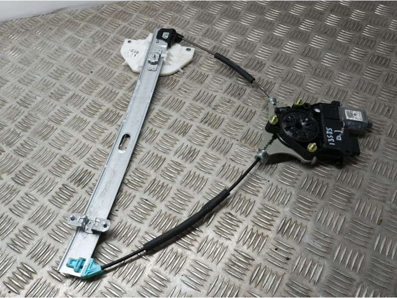 Recambio de elevalunas delantero izquierdo para kia stonic (ybcuv) black edition referencia OEM IAM 82401H8110  BOSCH ELECTRICO 