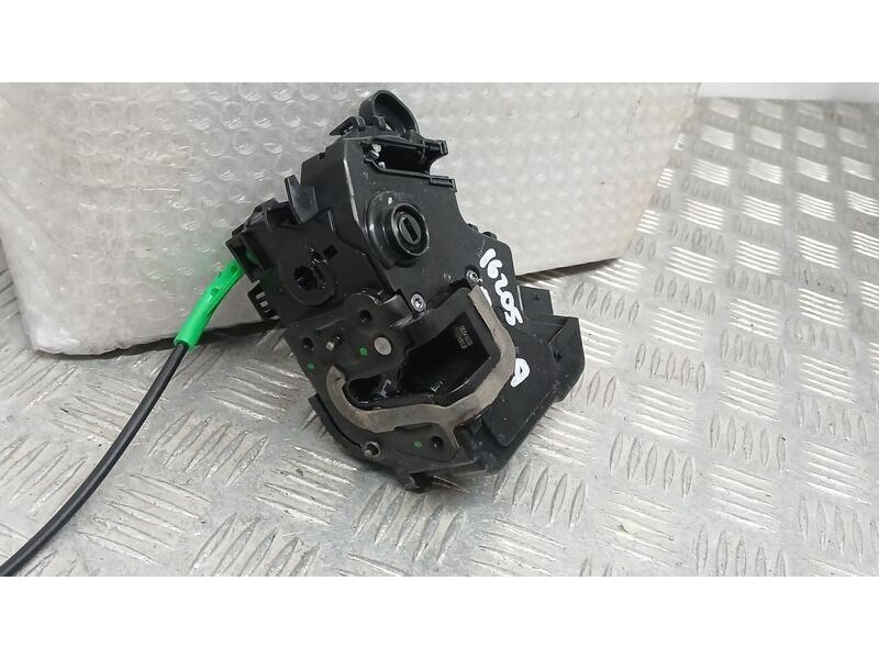 Recambio de cerradura puerta trasera derecha para peugeot 308 style referencia OEM IAM 9835418280  