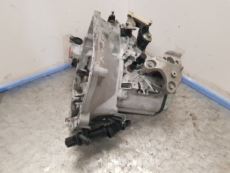 Recambio de caja cambios para peugeot 207 confort referencia OEM IAM 20CQ88 1104587 5VELOCIDADES