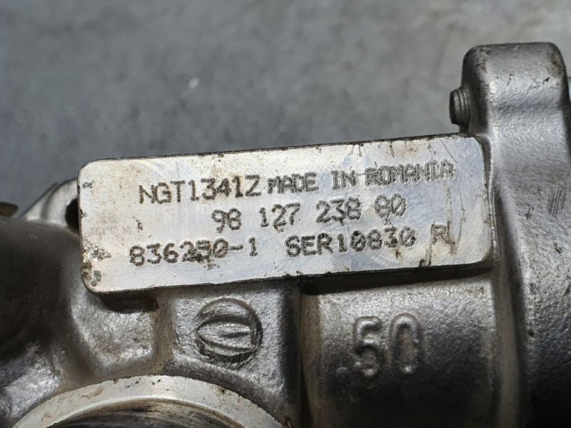 Recambio de turbocompresor para peugeot 208 1.2 12v e-thp referencia OEM IAM 9812723880 8362501 