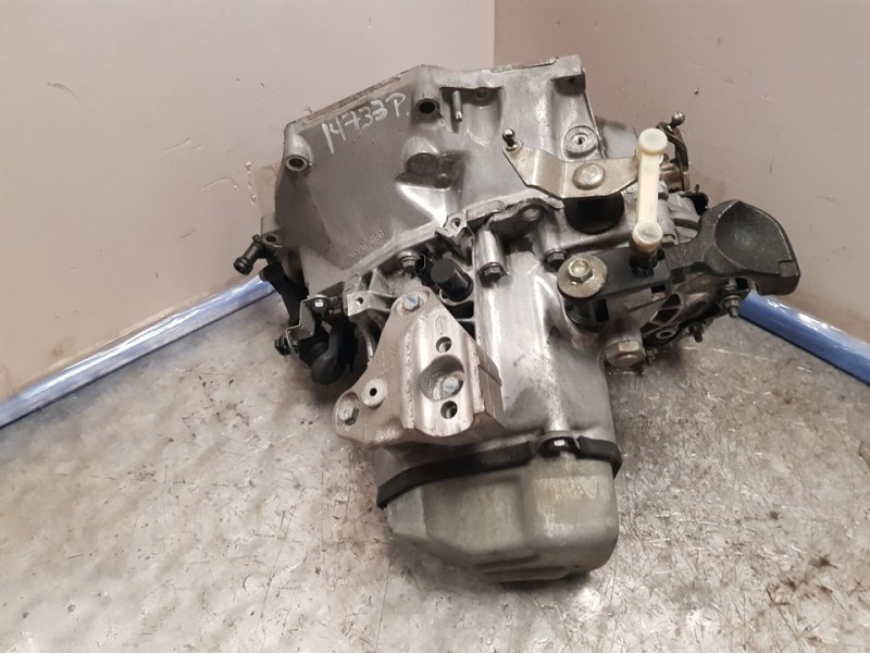 Recambio de caja cambios para peugeot 207 confort referencia OEM IAM 20CQ88 1104587 5VELOCIDADES
