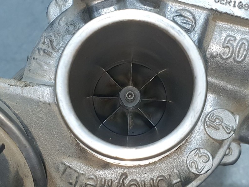 Recambio de turbocompresor para peugeot 208 1.2 12v e-thp referencia OEM IAM 9812723880 8362501 