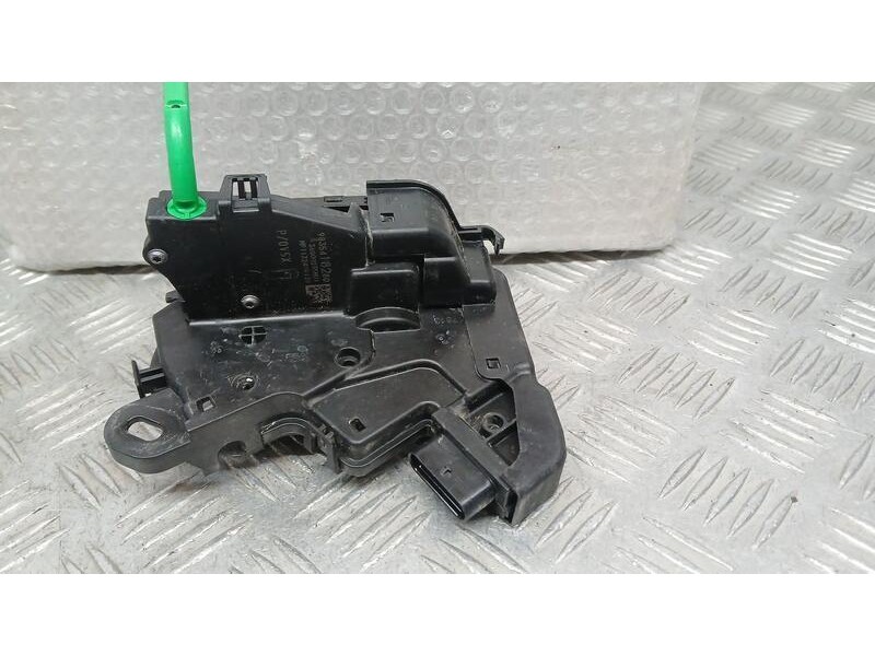 Recambio de cerradura puerta trasera derecha para peugeot 308 style referencia OEM IAM 9835418280  