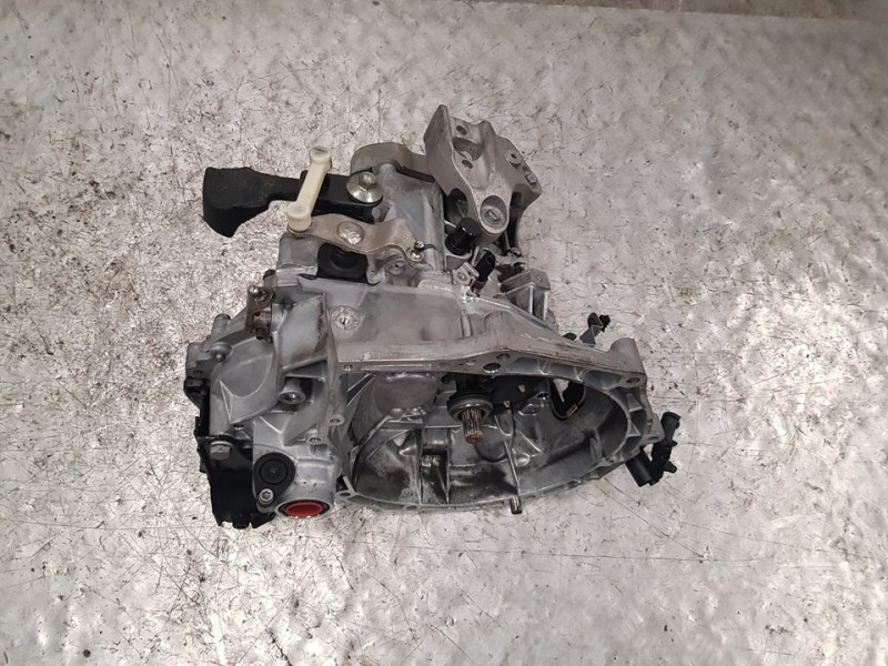 Recambio de caja cambios para peugeot 207 confort referencia OEM IAM 20CQ88 1104587 5VELOCIDADES