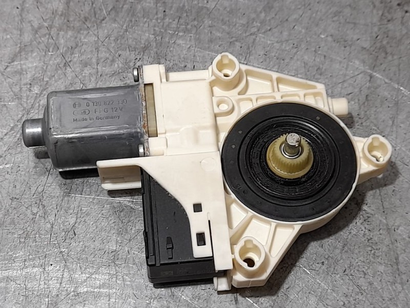 Recambio de motor elevalunas trasero izquierdo para renault laguna iii dynamique referencia OEM IAM 827310001R 978402105 BROSE