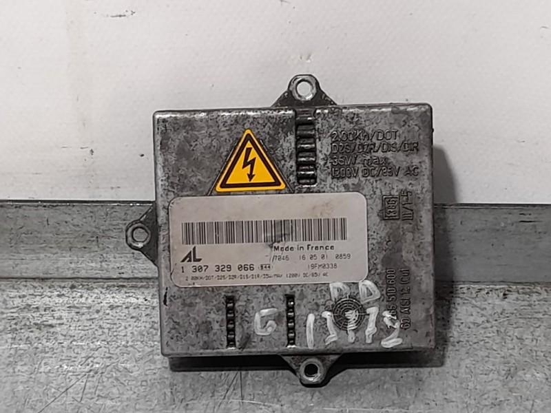 Recambio de centralita faros xenon para audi s8 (d2) 4.2 referencia OEM IAM 1307329066  