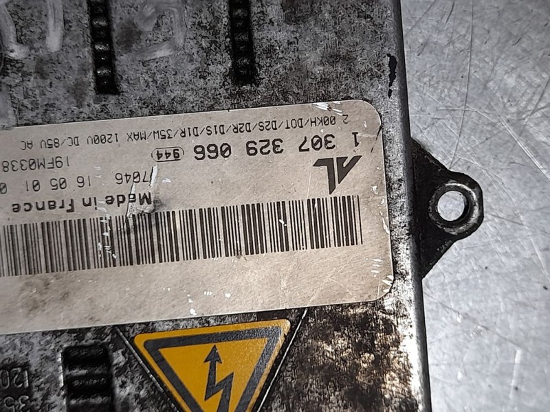 Recambio de centralita faros xenon para audi s8 (d2) 4.2 referencia OEM IAM 1307329066  